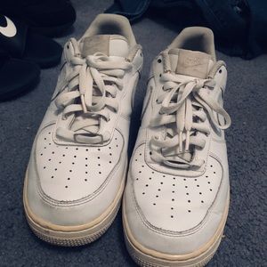 Nike Air Force 1 WHITE size 11